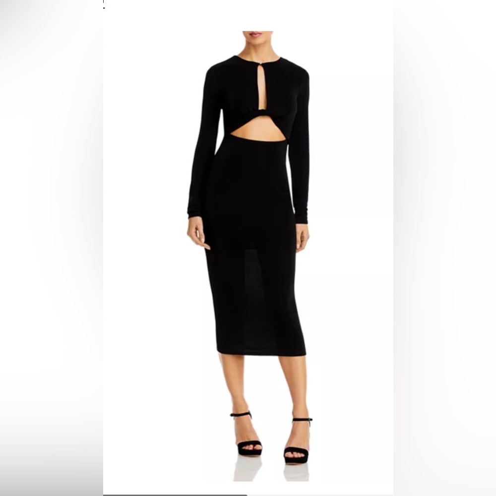 Round neck Long sleeves with keyhole button closure at front